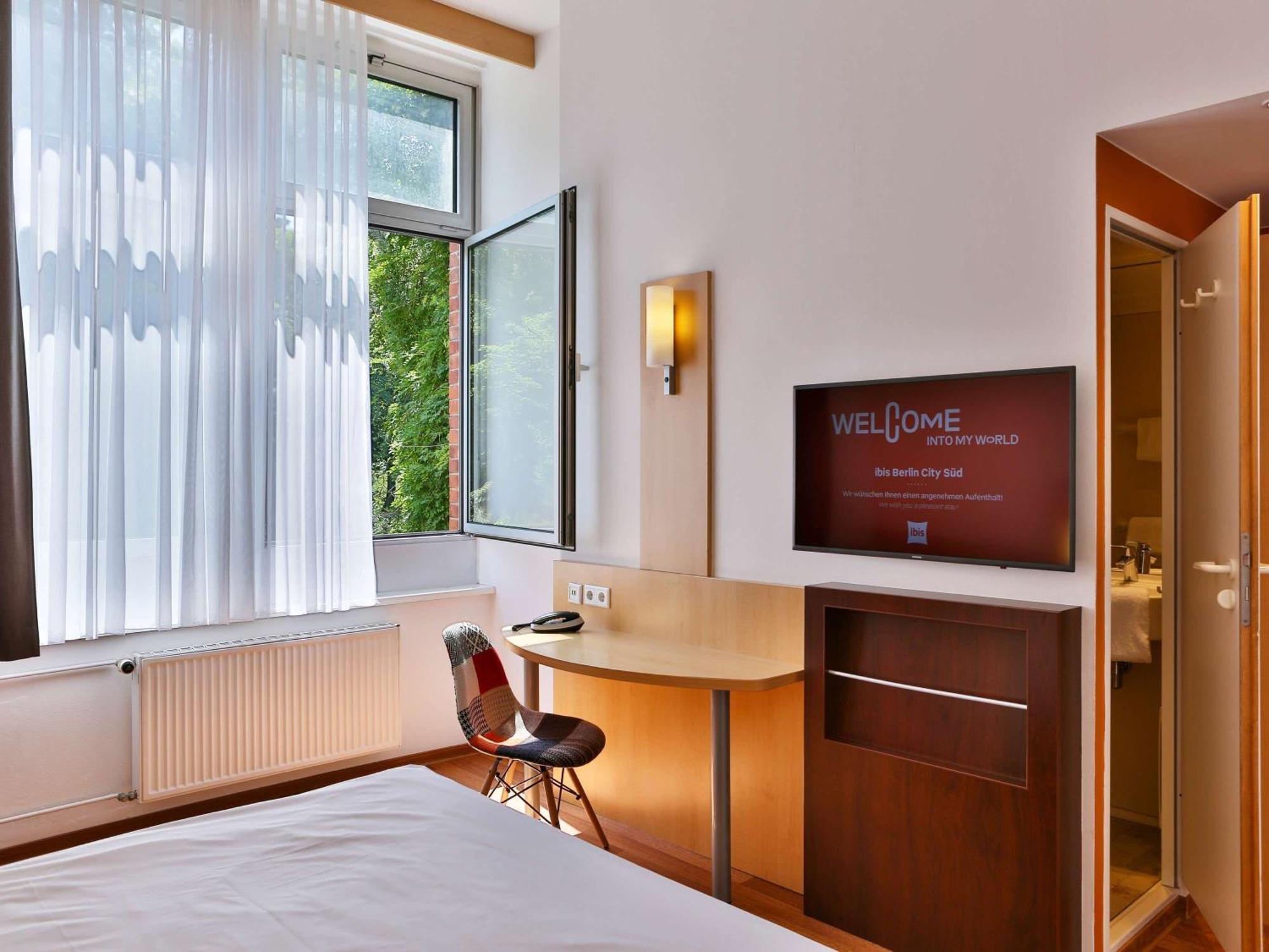 ไอบิส เบอร์ลิน นอยเคอลิน Hotel ภายนอก รูปภาพ